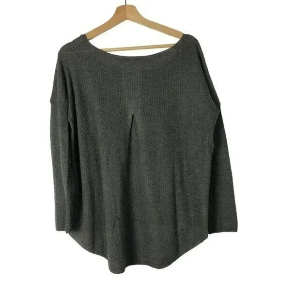 Soft Joie Talaith Gray Pleated Back Lightweight Knit Sweater M - Picture 2 of 3